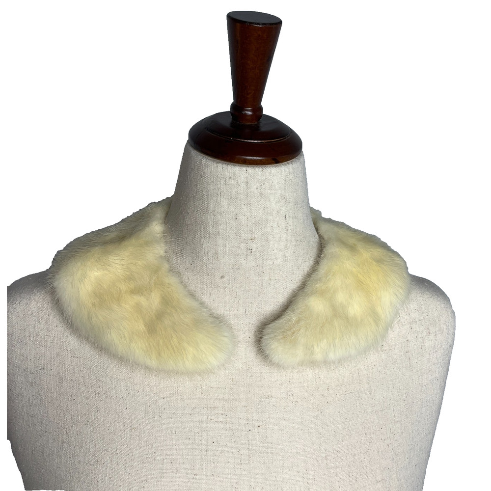 Neiman Marcus Pale Yellow Faux Fur Detachable Collar